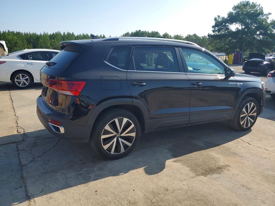 59797796 :رقم المزاد ، 3VVSX7B26NM011408 vin ، 2022 Volkswagen Taos مزاد بيع