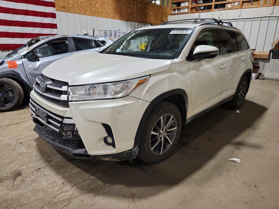 Продаж на аукціоні авто 2019 Toyota Highlander, vin: 5TDJZRFH9KS599332, номер лоту: 62506626