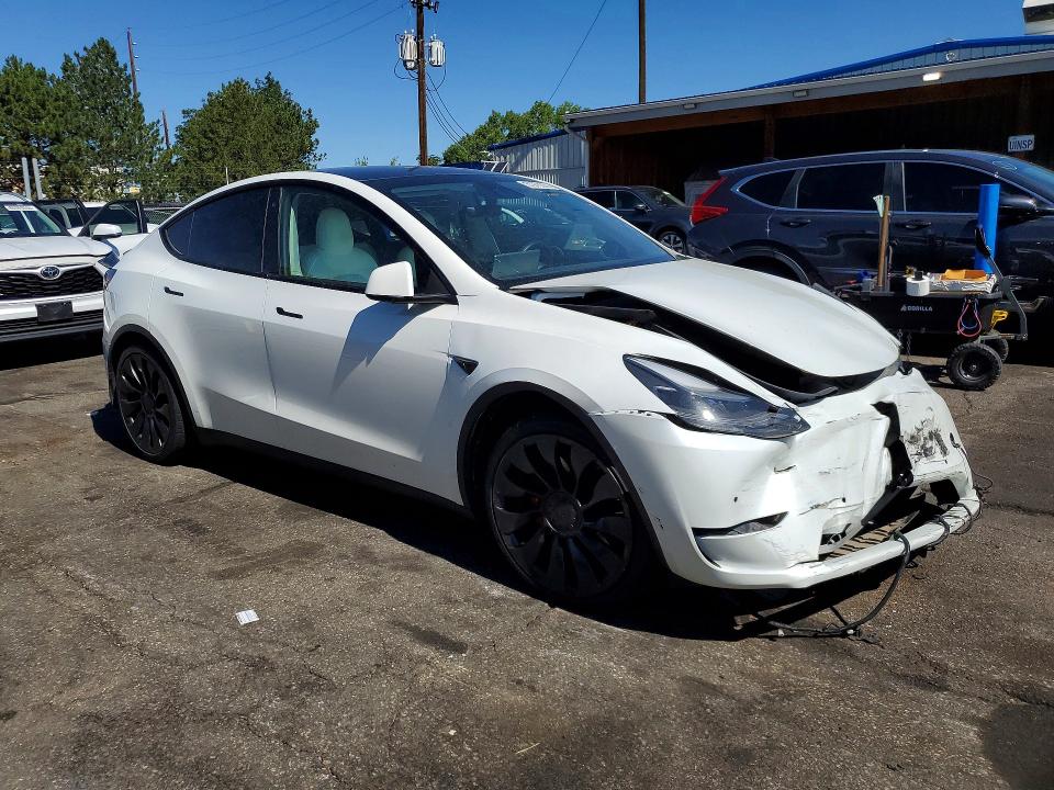 Auction sale of the 2022 Tesla Y, vin: 7SAYGDEF4NF405969, lot number: 57973386
