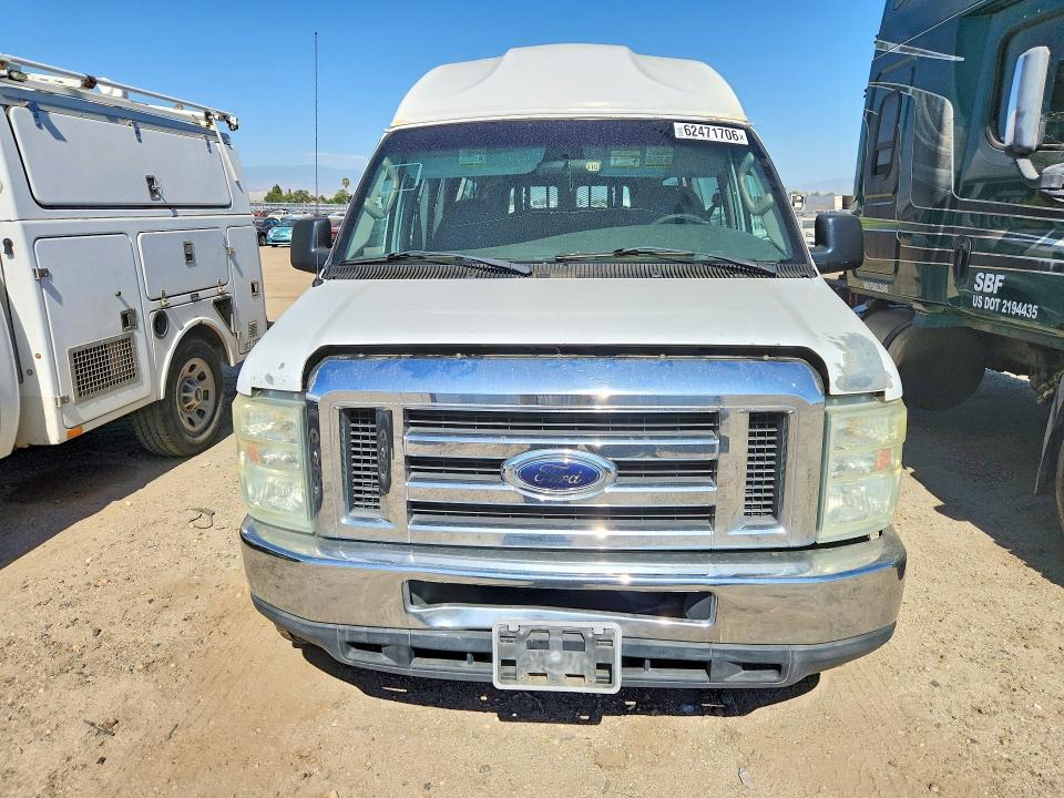 62471706 :رقم المزاد ، 1FBSS31L68DA08240 vin ، 2008 Ford Econoline مزاد بيع