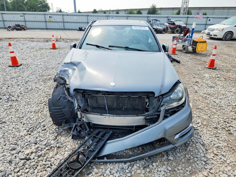 2014 Mercedes-benz C-class მანქანა იყიდება აუქციონზე, vin: WDDGF8ABXER305624, აუქციონის ნომერი: 60299916