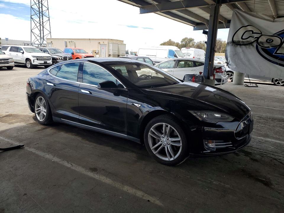 2014 Tesla Model S მანქანა იყიდება აუქციონზე, vin: 5YJSA1H18EFP35648, აუქციონის ნომერი: 61920426