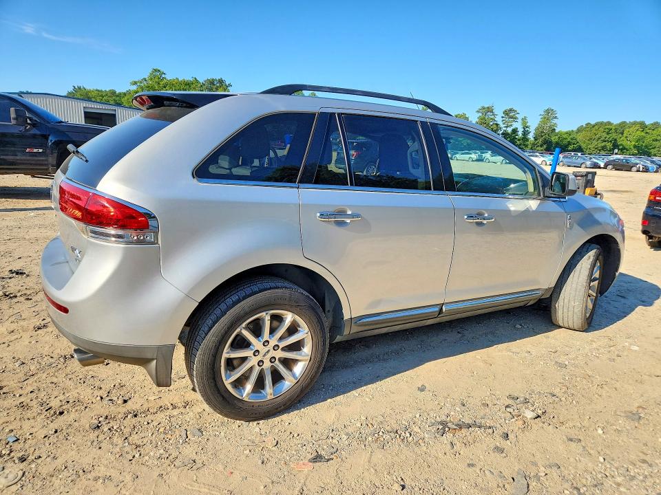 63134296 :رقم المزاد ، 2LMDJ8JK7BBJ07447 vin ، 2011 Lincoln Mkx مزاد بيع