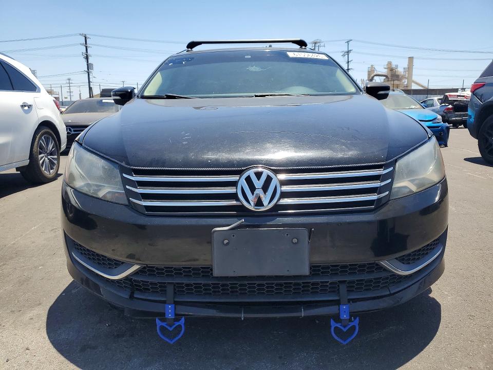 2013 Volkswagen Passat მანქანა იყიდება აუქციონზე, vin: 1VWBP7A3XDC120752, აუქციონის ნომერი: 61556426