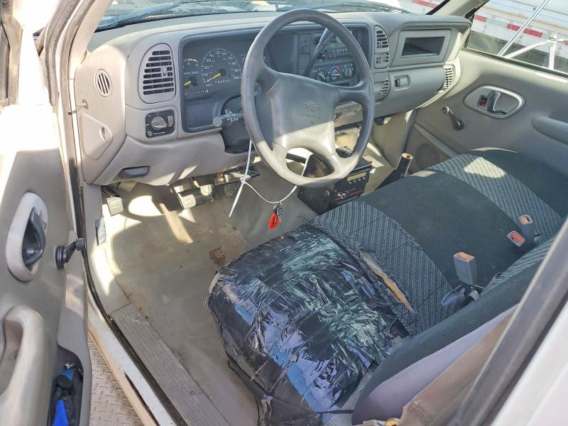 60398576 :رقم المزاد ، 3GBKC34F82M110640 vin ، 2002 Chevrolet Gmt-400 مزاد بيع