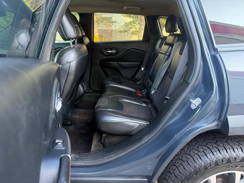 63048616 :رقم المزاد ، 1C4PJMBS6HW500108 vin ، 2017 Jeep Cherokee مزاد بيع
