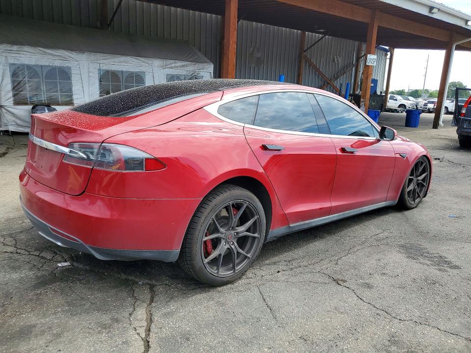 2015 Tesla Model S მანქანა იყიდება აუქციონზე, vin: 5YJSA1E25FF114902, აუქციონის ნომერი: 62513186