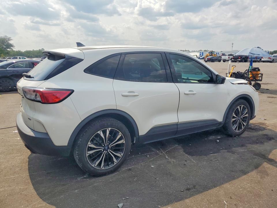62637396 :رقم المزاد ، 1FMCU0BZ5MUA94478 vin ، 2021 Ford Escape مزاد بيع