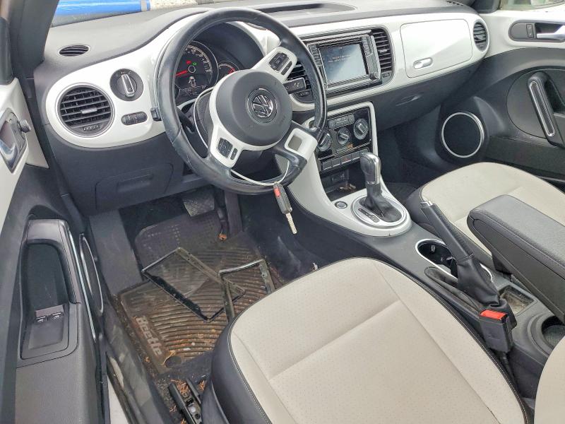 59921926 :رقم المزاد ، 3VWJ17AT6HM606671 vin ، 2017 Volkswagen Beetle مزاد بيع