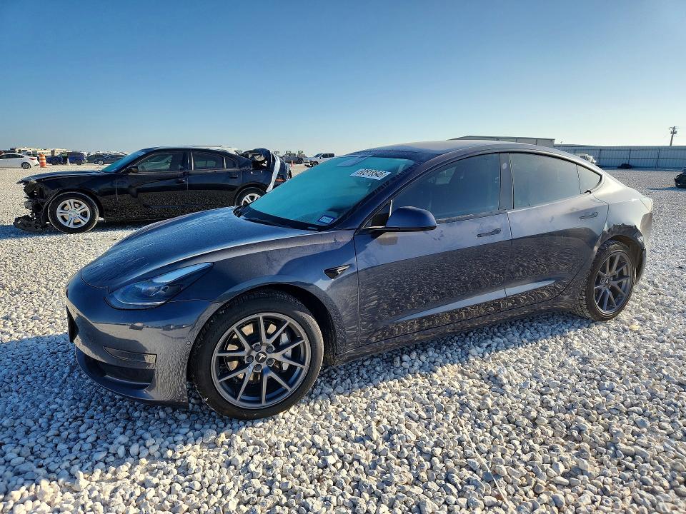 60518546 :رقم المزاد ، 5YJ3E1EA3NF167967 vin ، 2022 Tesla Model 3 مزاد بيع