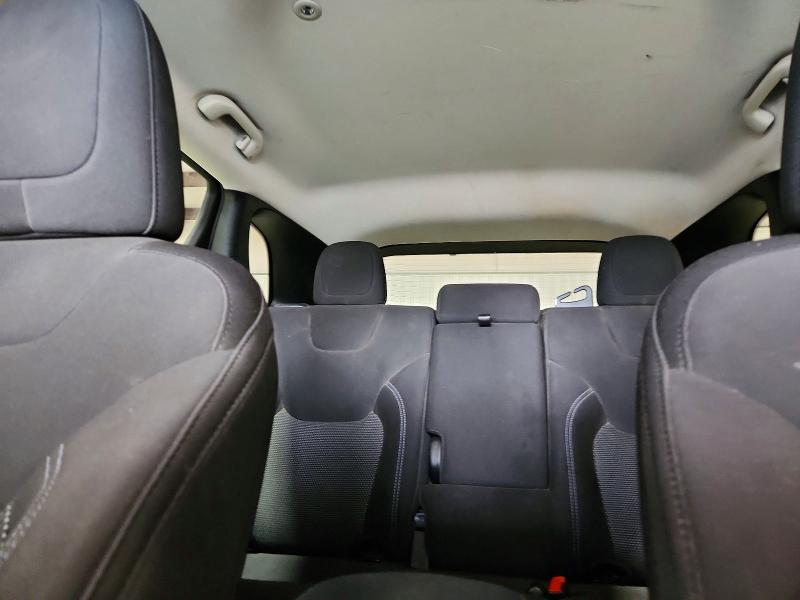 60820816 :رقم المزاد ، 1C4PJLCB5LD628319 vin ، 2020 Jeep Cherokee مزاد بيع