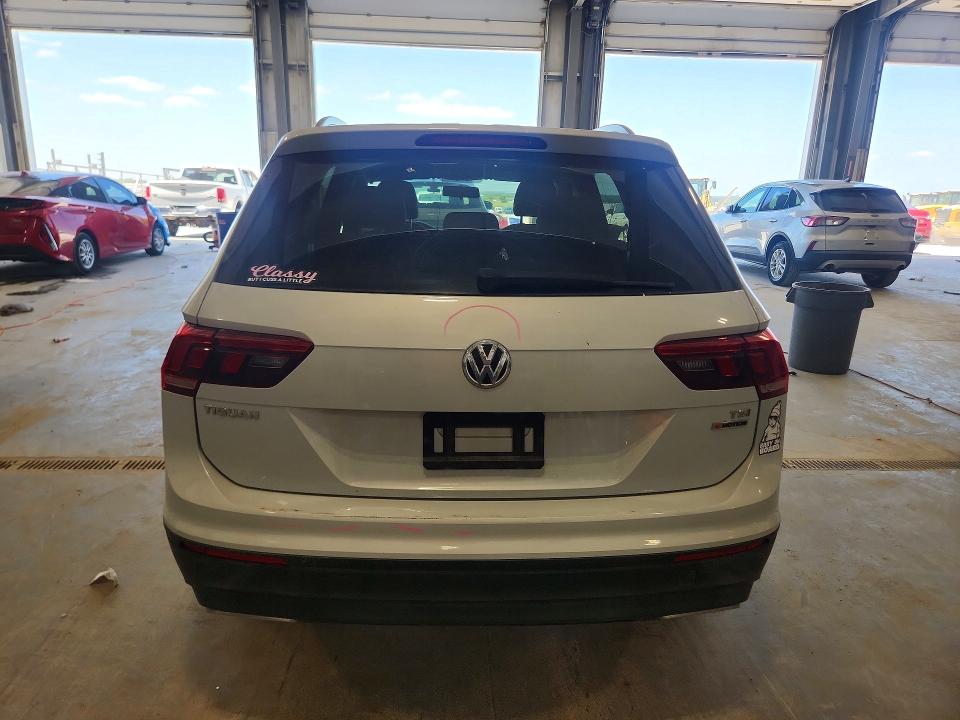 60658556 :رقم المزاد ، 3VV0B7AX9JM081126 vin ، 2018 Volkswagen Tiguan مزاد بيع