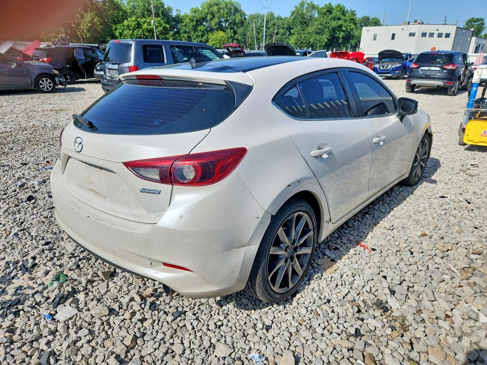 Продаж на аукціоні авто 2018 Mazda 3, vin: 3MZBN1M39JM175962, номер лоту: 59364436