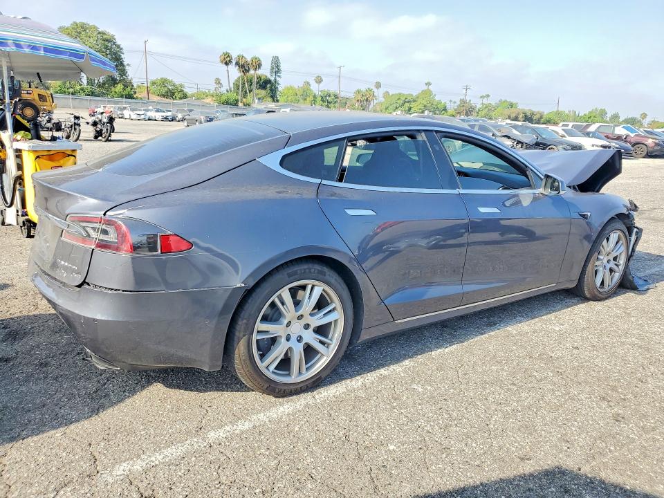 62716866 :رقم المزاد ، 5YJSA1E24MF423869 vin ، 2021 Tesla Model S مزاد بيع