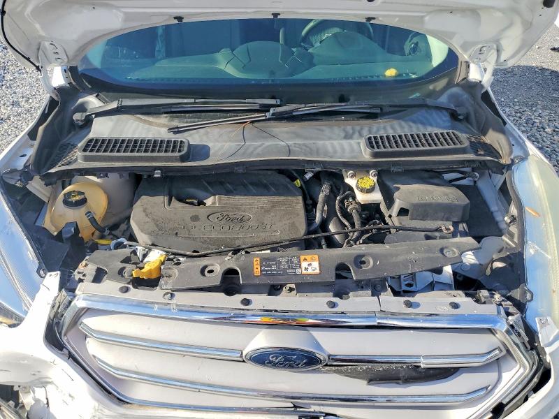 Продажа на аукционе авто 2017 Ford Escape, vin: 1FMCU9GD2HUC81958, номер лота: 61584116