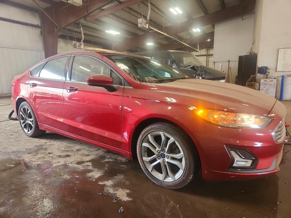 60772706 :رقم المزاد ، 3FA6P0T95LR260985 vin ، 2020 Ford Fusion مزاد بيع