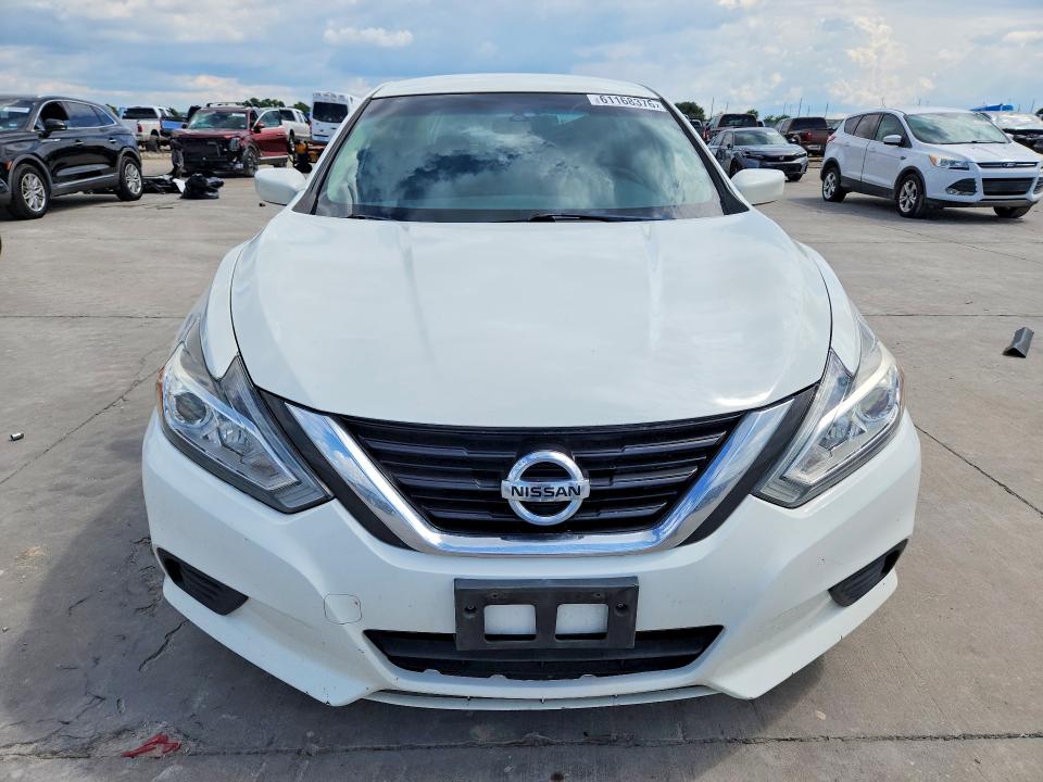 2018 Nissan Altima მანქანა იყიდება აუქციონზე, vin: 1N4AL3AP6JC220810, აუქციონის ნომერი: 61168376