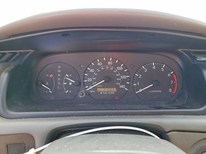 61565296 :رقم المزاد ، 4T1BF22K41U962972 vin ، 2001 Toyota Camry مزاد بيع