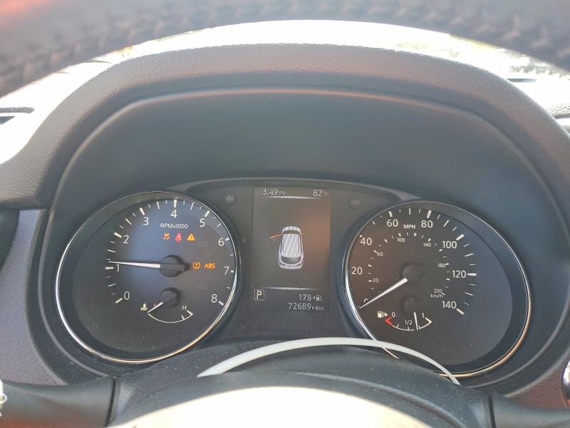 60121966 :رقم المزاد ، JN1BJ1CR3HW138214 vin ، 2017 Nissan Rogue Sport مزاد بيع