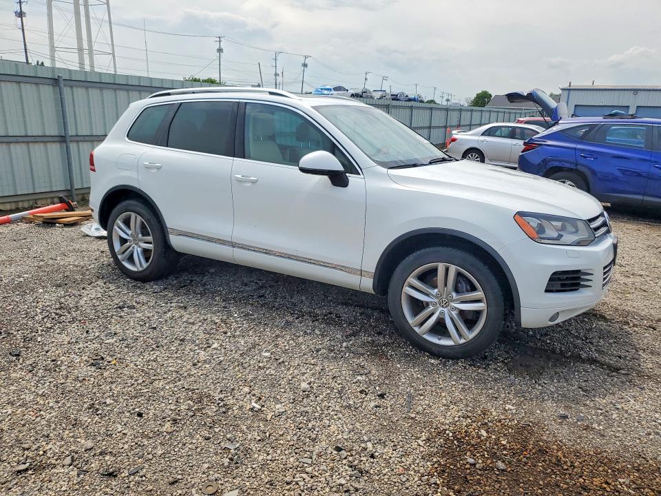 59870406 :رقم المزاد ، WVGEF9BP4DD002167 vin ، 2013 Volkswagen Touareg مزاد بيع