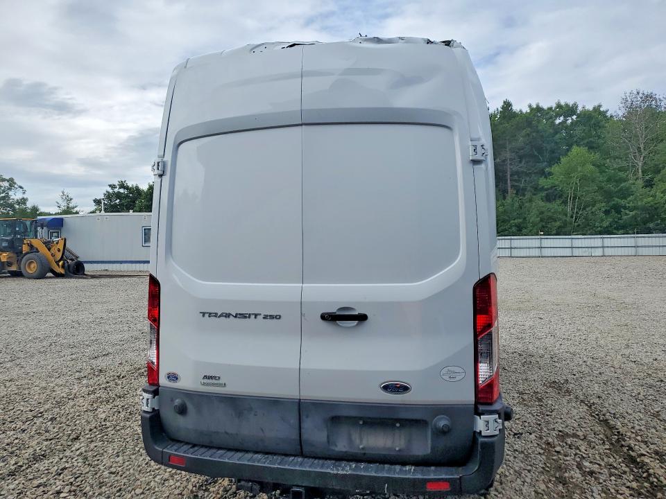 61394966 :رقم المزاد ، 1FTBR2XG7RKB58964 vin ، 2024 Ford Transit مزاد بيع