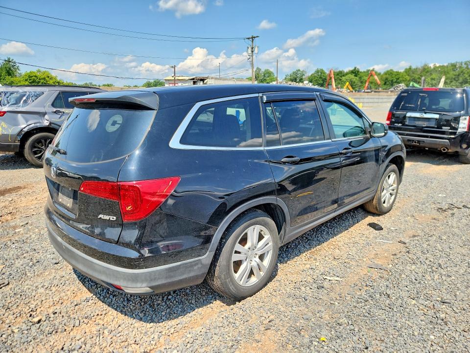 61393236 :رقم المزاد ، 5FNYF6H11JB035618 vin ، 2018 Honda Pilot مزاد بيع
