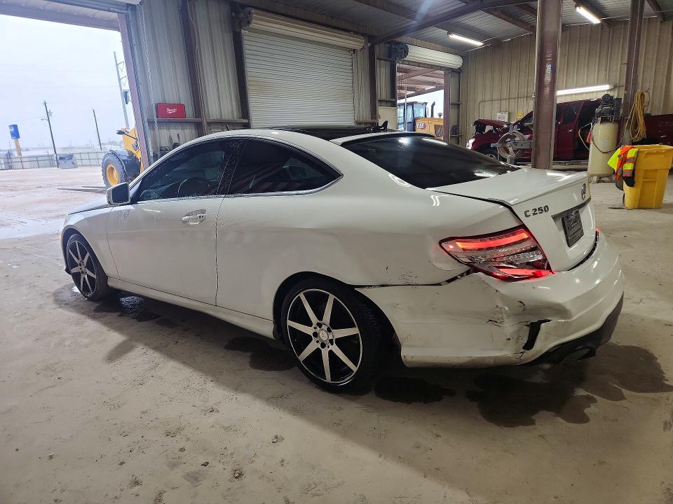 Продажа на аукционе авто 2015 Mercedes-benz C, vin: WDDGJ4HB8FG369249, номер лота: 60670356