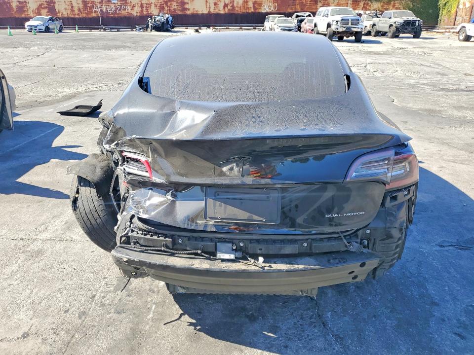 59309966 :رقم المزاد ، 5YJ3E1EB1KF186747 vin ، 2019 Tesla Model 3 مزاد بيع