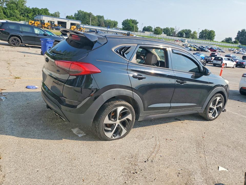 62141116 :رقم المزاد ، KM8J33A26HU342243 vin ، 2017 Hyundai Tucson مزاد بيع