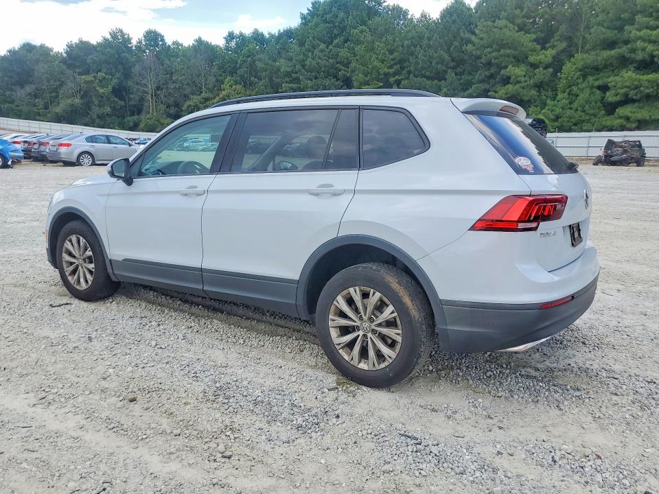 61139196 :رقم المزاد ، 3VV0B7AX5JM116017 vin ، 2018 Volkswagen Tiguan مزاد بيع