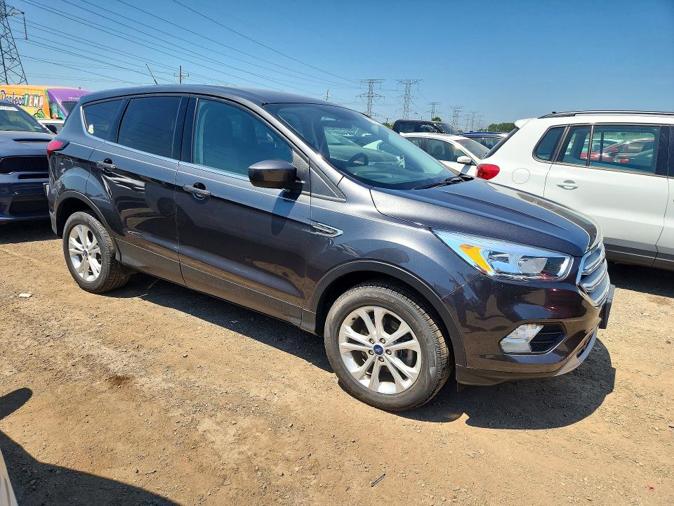 2019 Ford Escape მანქანა იყიდება აუქციონზე, vin: 1FMCU0GD4KUB75949, აუქციონის ნომერი: 60667526
