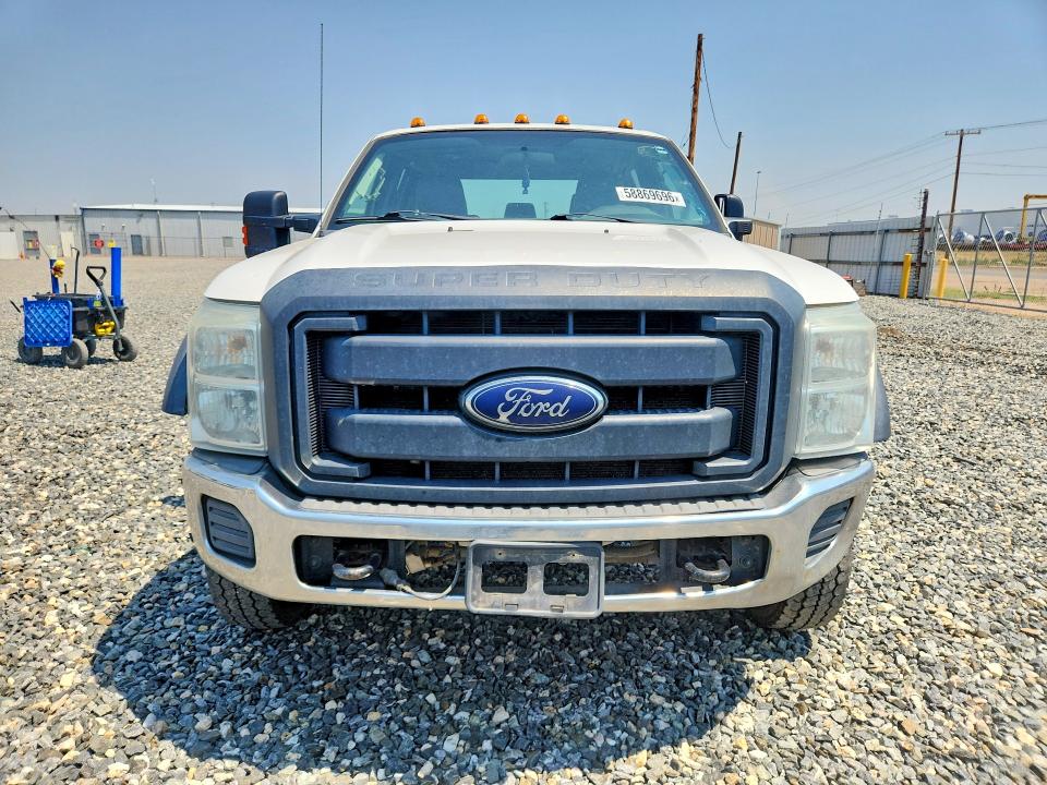 58869696 :رقم المزاد ، 1FD0W5GT0EEB20513 vin ، 2014 Ford F550 مزاد بيع
