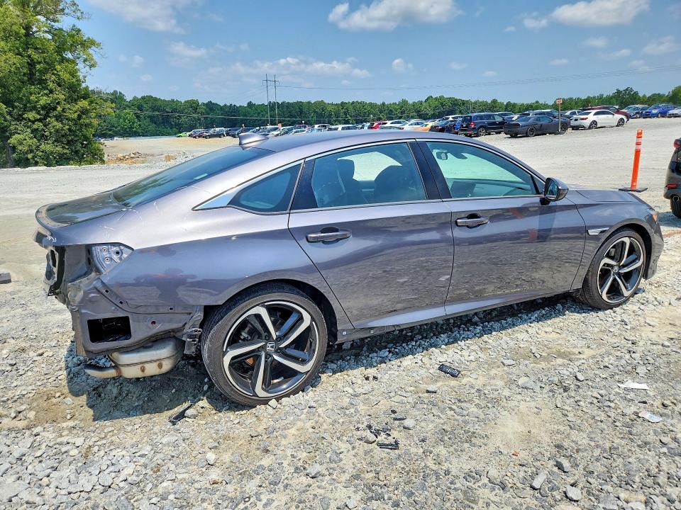 62746816 :رقم المزاد ، 1HGCV1F32JA093090 vin ، 2018 Honda Accord مزاد بيع