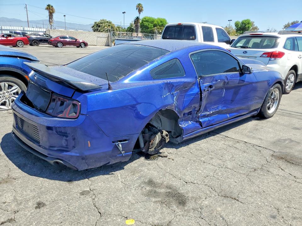 63335756 :رقم المزاد ، 1ZVBP8AM2D5282118 vin ، 2013 Ford Mustang مزاد بيع
