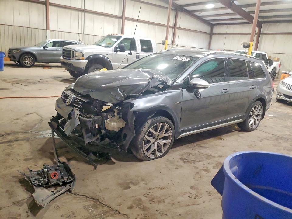 2017 Volkswagen Golf Alltrack მანქანა იყიდება აუქციონზე, vin: 3VWH17AU0HM509327, აუქციონის ნომერი: 61103276