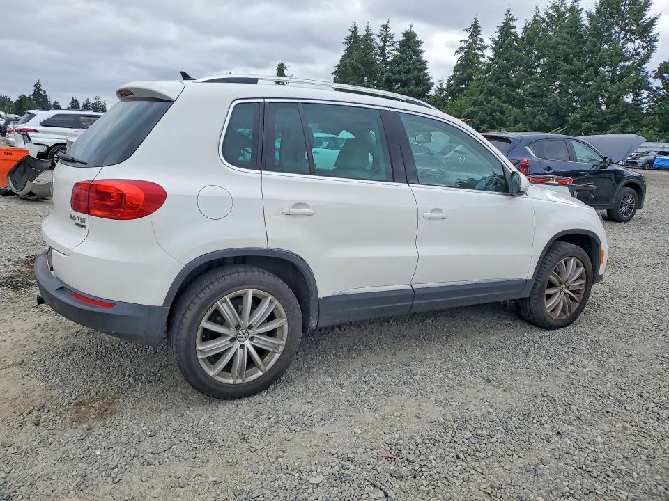 59305006 :رقم المزاد ، WVGBV7AX8CW581906 vin ، 2012 Volkswagen Tiguan مزاد بيع