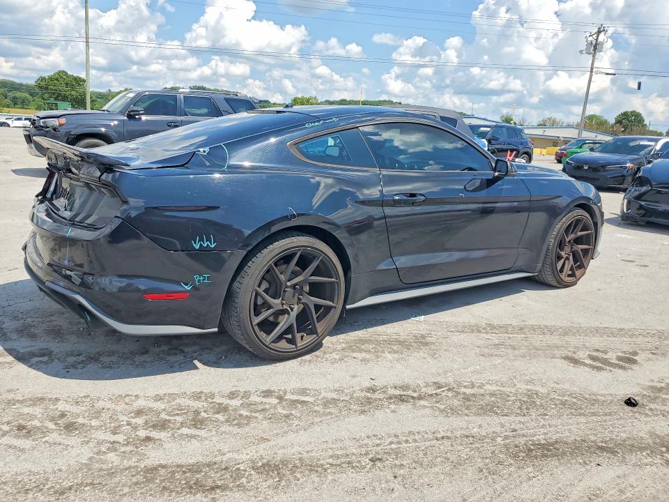 59360406 :رقم المزاد ، 1FA6P8TH1J5102326 vin ، 2018 Ford Mustang مزاد بيع