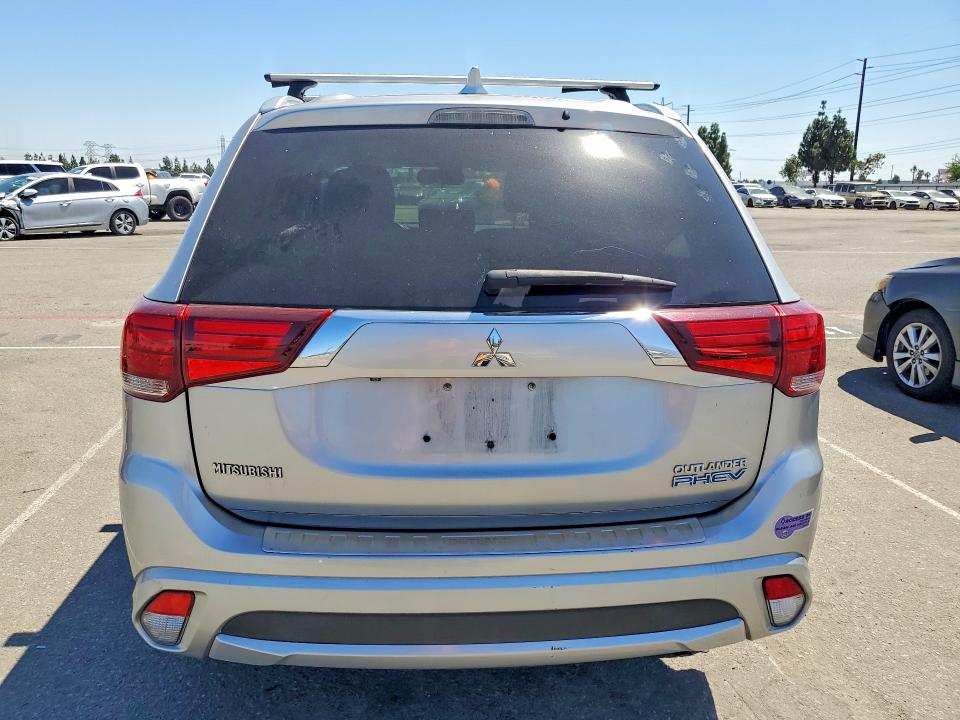Продаж на аукціоні авто 2018 Mitsubishi Outlander, vin: JA4J24A55JZ048147, номер лоту: 63689276