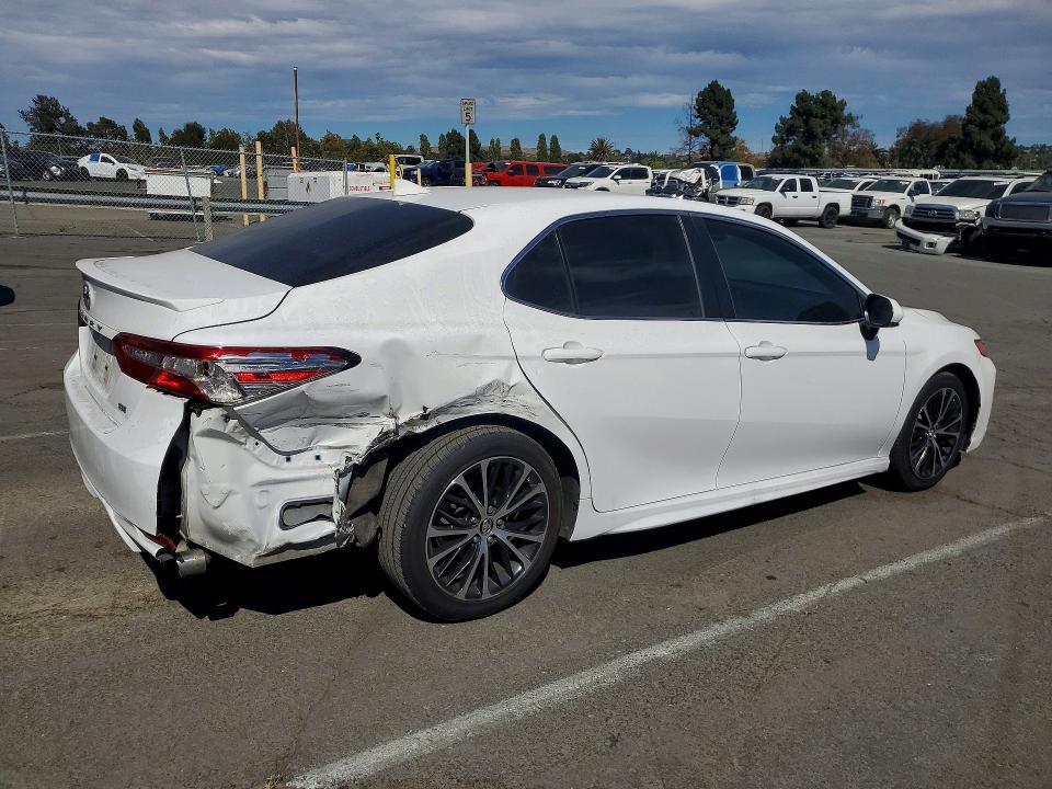 Продажа на аукционе авто 2019 Toyota Camry, vin: 4T1B11HK0KU753651, номер лота: 61600816