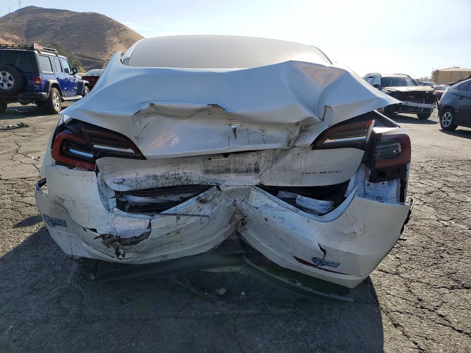 61782396 :رقم المزاد ، 5YJ3E1EB2MF877465 vin ، 2021 Tesla Model 3 مزاد بيع