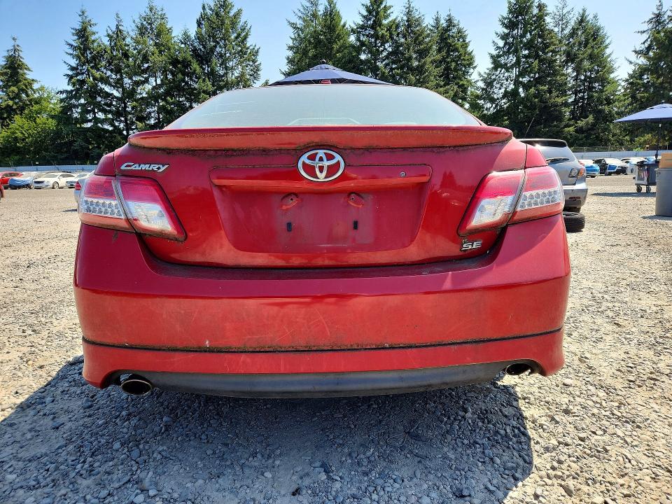61241316 :رقم المزاد ، 4T1BF3EK7AU071110 vin ، 2010 Toyota Camry مزاد بيع