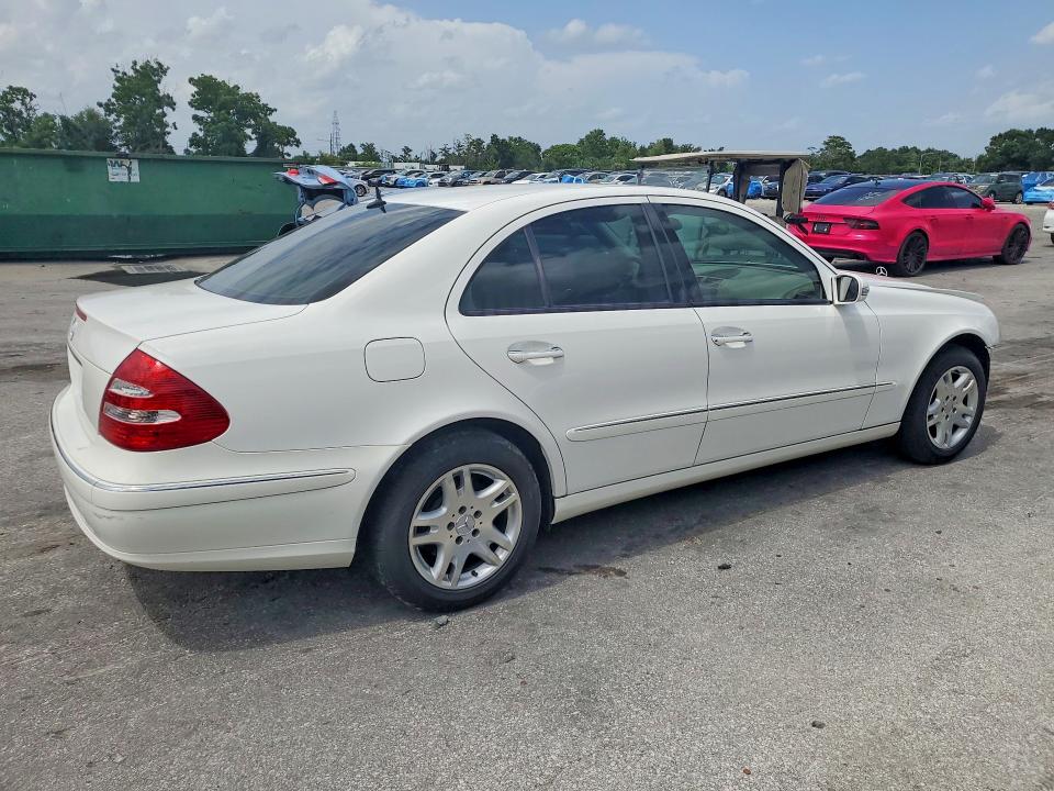 60997906 :رقم المزاد ، WDBUF65J53X110492 vin ، 2003 Mercedes-benz E مزاد بيع