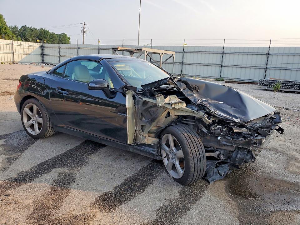 62652186 :رقم المزاد ، WDDPK4HA9FF098762 vin ، 2015 Mercedes-benz Slk مزاد بيع