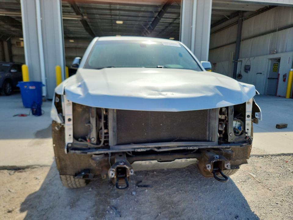 60554676 :رقم المزاد ، 1GNSKKEC9JR181329 vin ، 2018 Chevrolet Suburban مزاد بيع