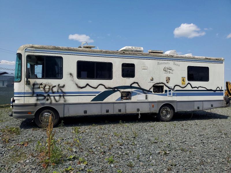 58421366 :رقم المزاد ، 3FCMF53S3XJA01646 vin ، 1999 Ford F550 مزاد بيع