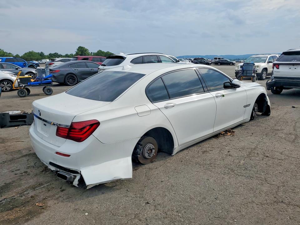 60753166 :رقم المزاد ، WBAYF8C5XDD139930 vin ، 2013 Bmw 750 مزاد بيع