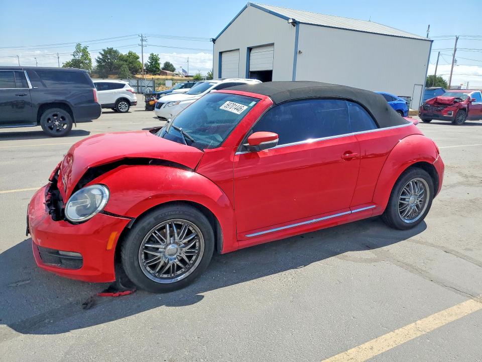 2015 Volkswagen Beetle მანქანა იყიდება აუქციონზე, vin: 3VW517AT8FM802951, აუქციონის ნომერი: 59701446