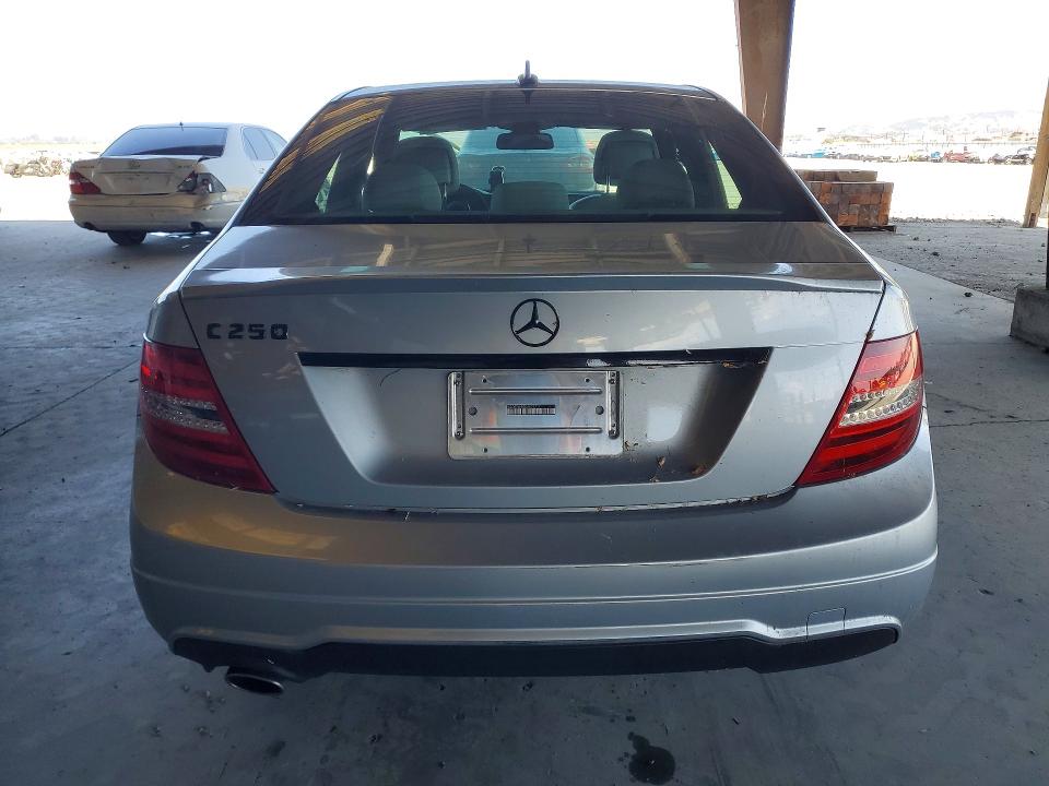 Продажа на аукционе авто 2013 Mercedes-benz C, vin: WDDGF4HB2DA873717, номер лота: 59847206