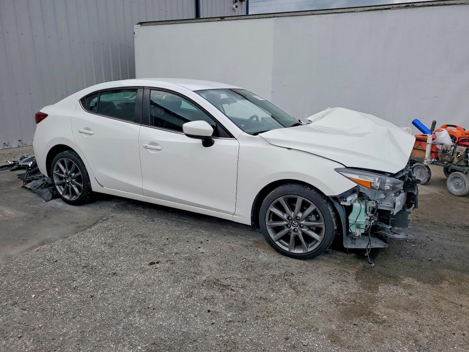 62912046 :رقم المزاد ، 3MZBN1V39JM206416 vin ، 2018 Mazda 3 مزاد بيع