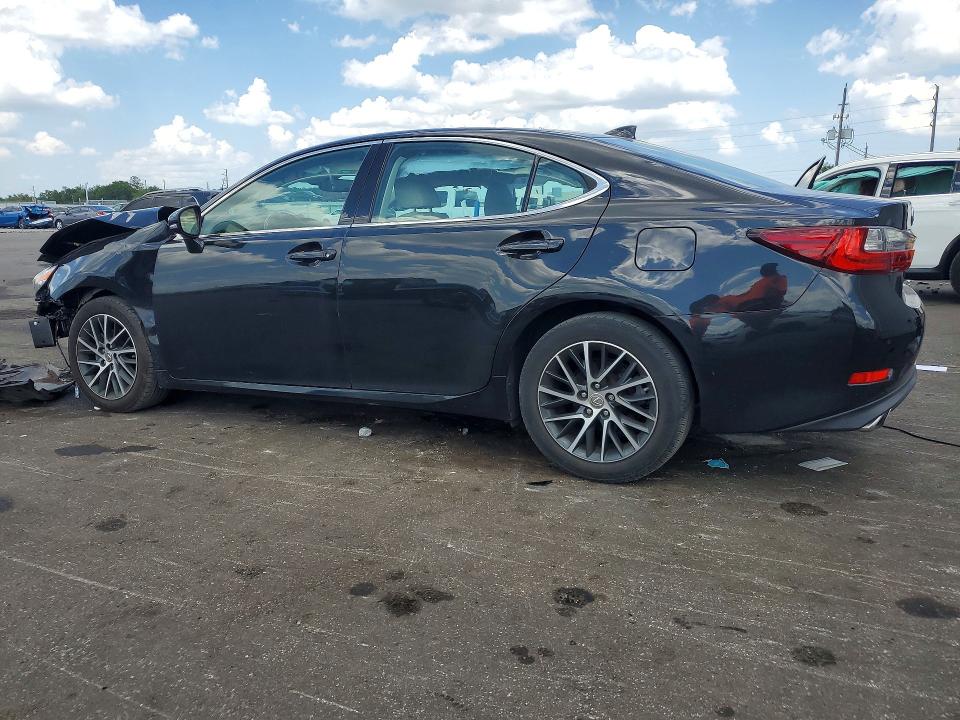 60549076 :رقم المزاد ، 58ABK1GG2JU095977 vin ، 2018 Lexus Es مزاد بيع